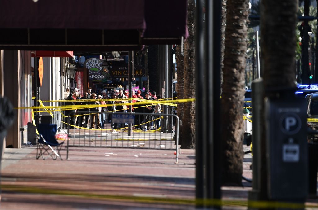 Strage di New Orleans, almeno 15 morti. Biden “Killer ispirato da Isis”